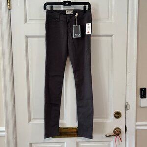 Women's Scarlet Boulevard Low-Rise, 5 pocket Skinny Jeans. Great Condition!